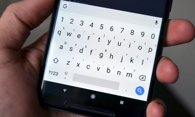 Smart compose feature in Gboard is coming to messages, WhatsApp and Telegram